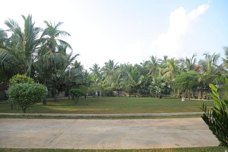 Grand Hilton Hotel Negombo Esterno foto